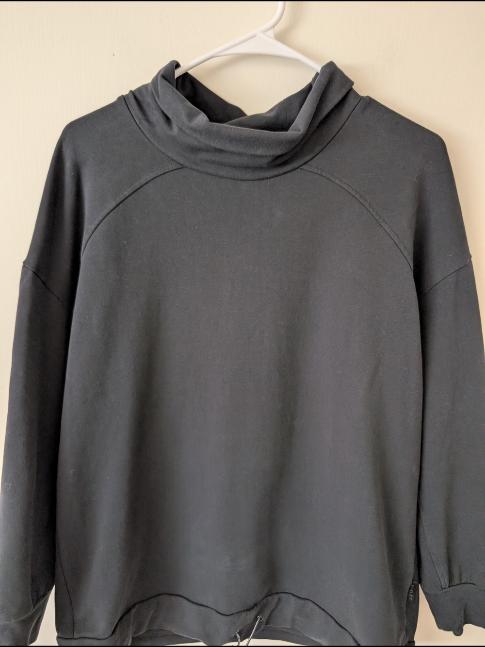 Varley Womens Large Funnel Neck Sweatshirt Black Activewear Athleisure Workout - Picture 3 of 7